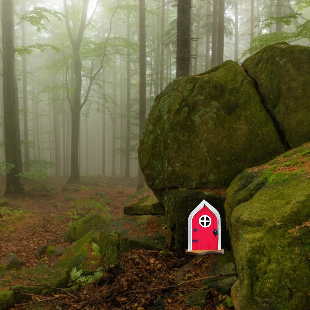 Wooden Miniature Fairy Dwarf Window Door Tree Yard Gnome Sculpture (D)