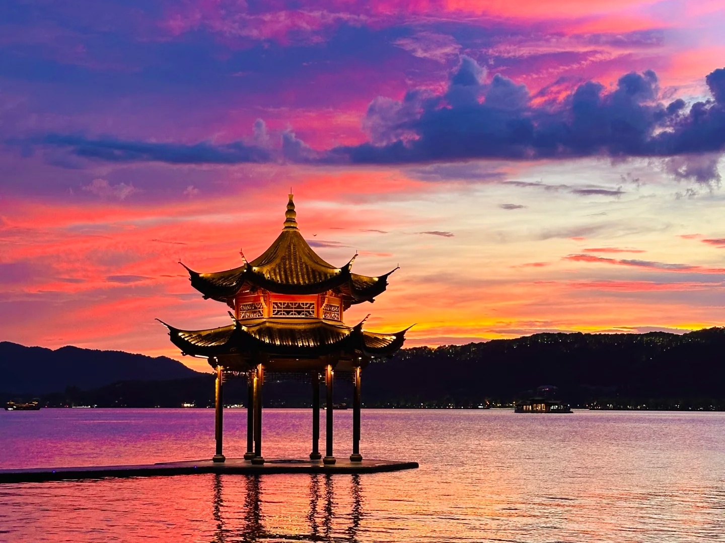 2-Day Hangzhou & Wuzhen Water Town Tour: Jiangnan Charm & West Lake Highlights