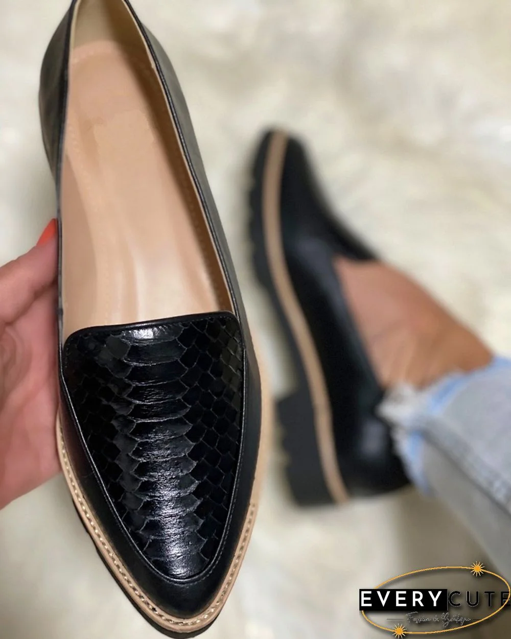 Colorblock Pointed-toe Platform PU Loafers