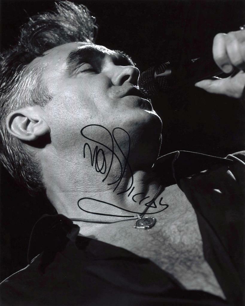 Morrissey SIGNED AUTOGRAPHED 10 X 8