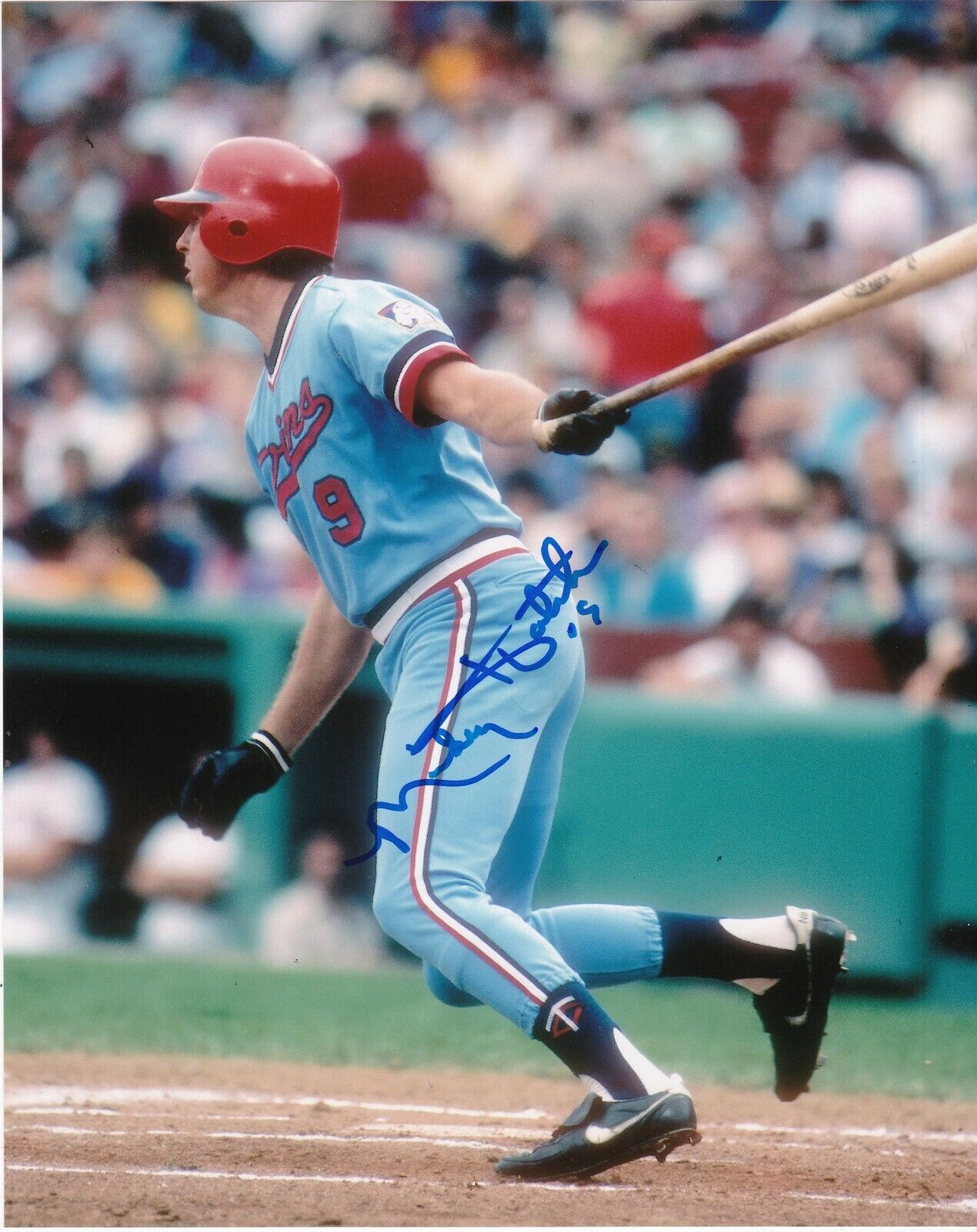 MICKEY HATCHER MINNESOTA TWINS ACTION SIGNED 8x10