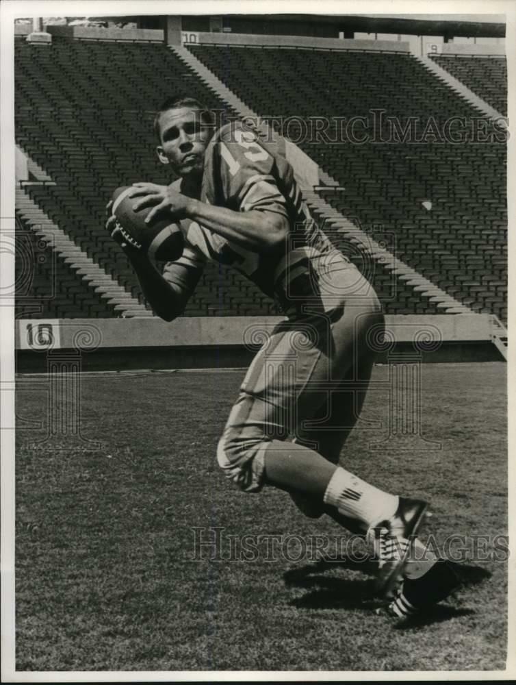 Press Photo Poster painting Billy Stevens, Football Player