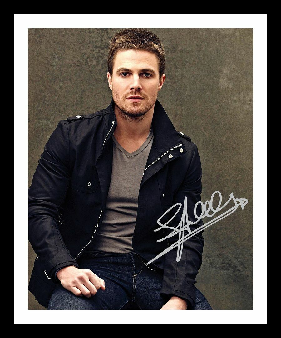 Stephen Amell Autograph Signed & Framed Photo Poster painting