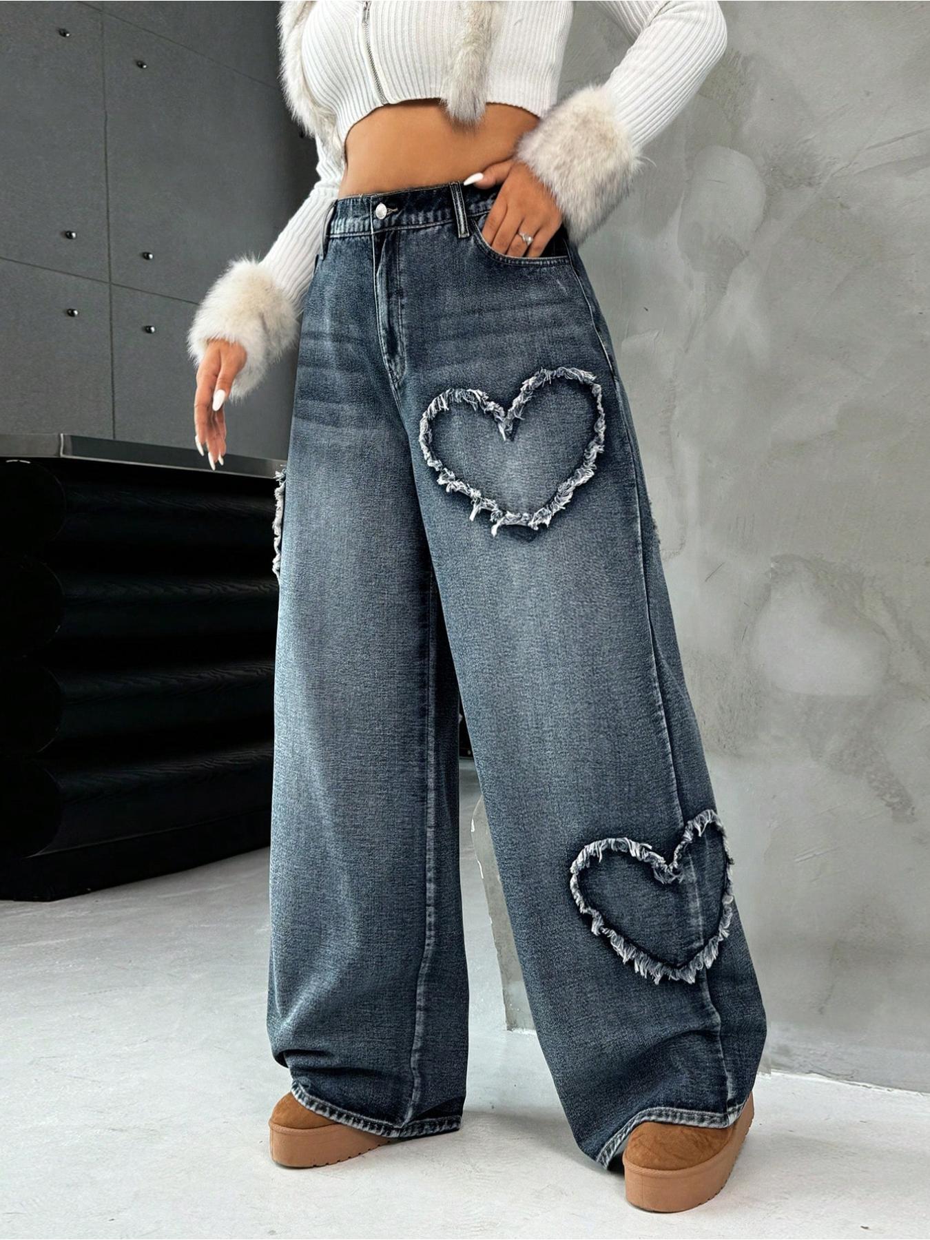 Women's Classic New Heart Embroidered Straight-Leg Jeans, Fashion Elegant Fitted Woven Denim Jeans for All Seasons, Versatile Washed Jean Style, Pants, Embroidery, Womenswear, Everyday