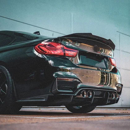 HEROページ　BMW　 F2X 　F3X 　Mステッチ　 新品 BMW M4 Competition x KITH