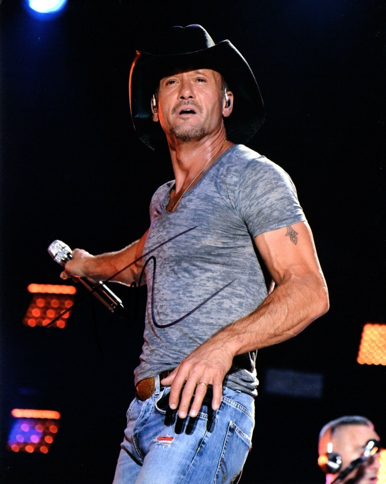 Tim McGraw Signed - Autographed Country Music Singer Concert 8x10 inch Photo Poster painting COA