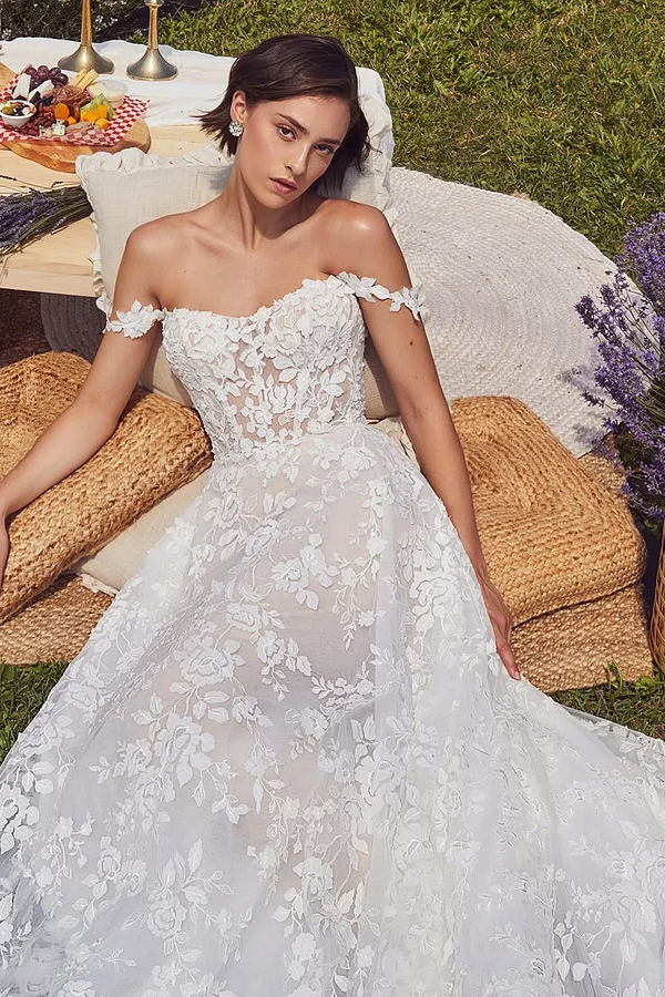 Daisda White Sleeveless Off-Shoulders Strapless Sweetheart Lace Prom Dress