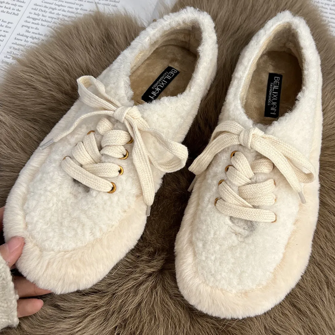 Women's Casual Solid Color Shoelace Round Toe Mid Heels Plush Shoes