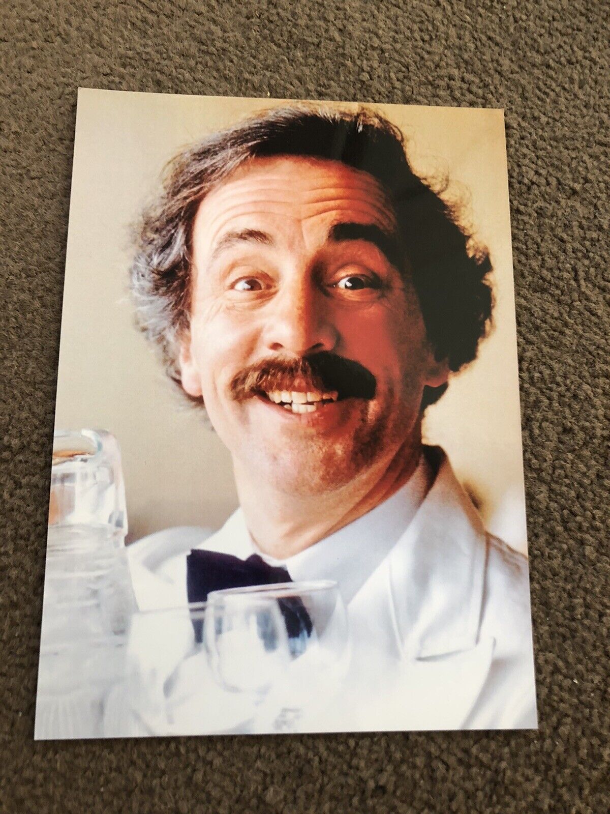 JOHN SACHS (FAWLTY TOWERS) UNSIGNED Photo Poster painting 7x5”