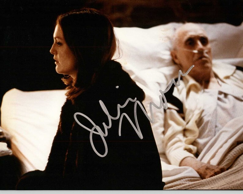 Julianne Moore Signed Autographed Magnolia