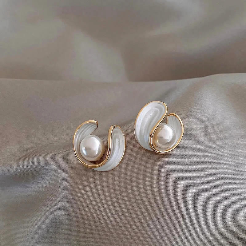 Timeless Pearl Wave Earrings