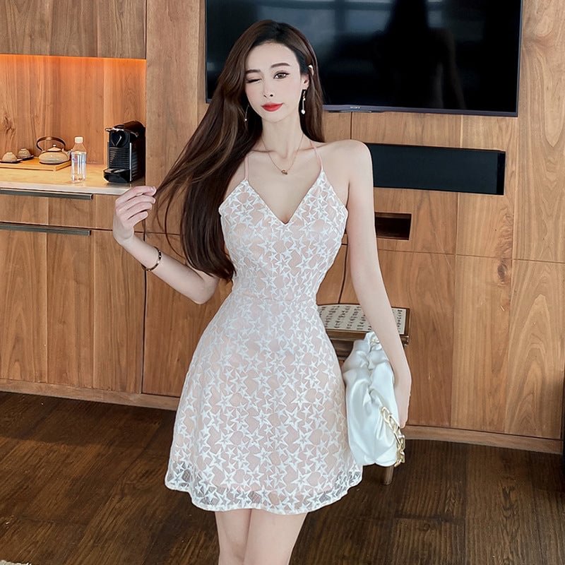 Women's Low Cut V-neck Sexy Backless Waist Trimming Lace Strap Dress