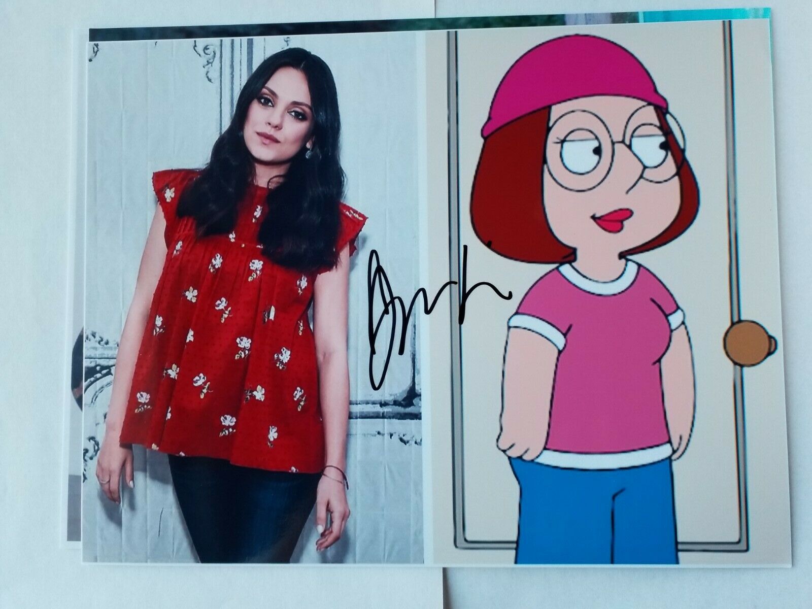 FAMILY GUY That 70's Show MILA KUNIS Signed Authentic Autographed 8.5 x 11 Photo Poster painting