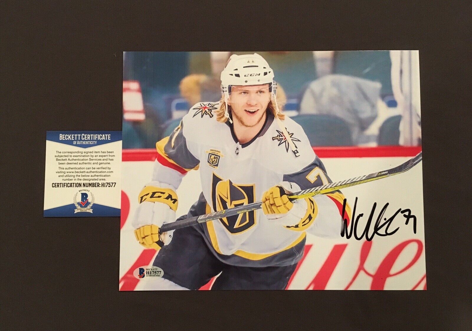 BECKETT COA! WILLIAM KARLSSON Signed Autographed 8x10 Photo Poster painting VEGAS GOLDEN KNIGHTS