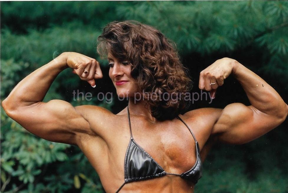 MARISSA BROWN Bodybuilder MUSCLE WOMAN 80's 90's FOUND Photo Poster painting Color EN 18 4 Z