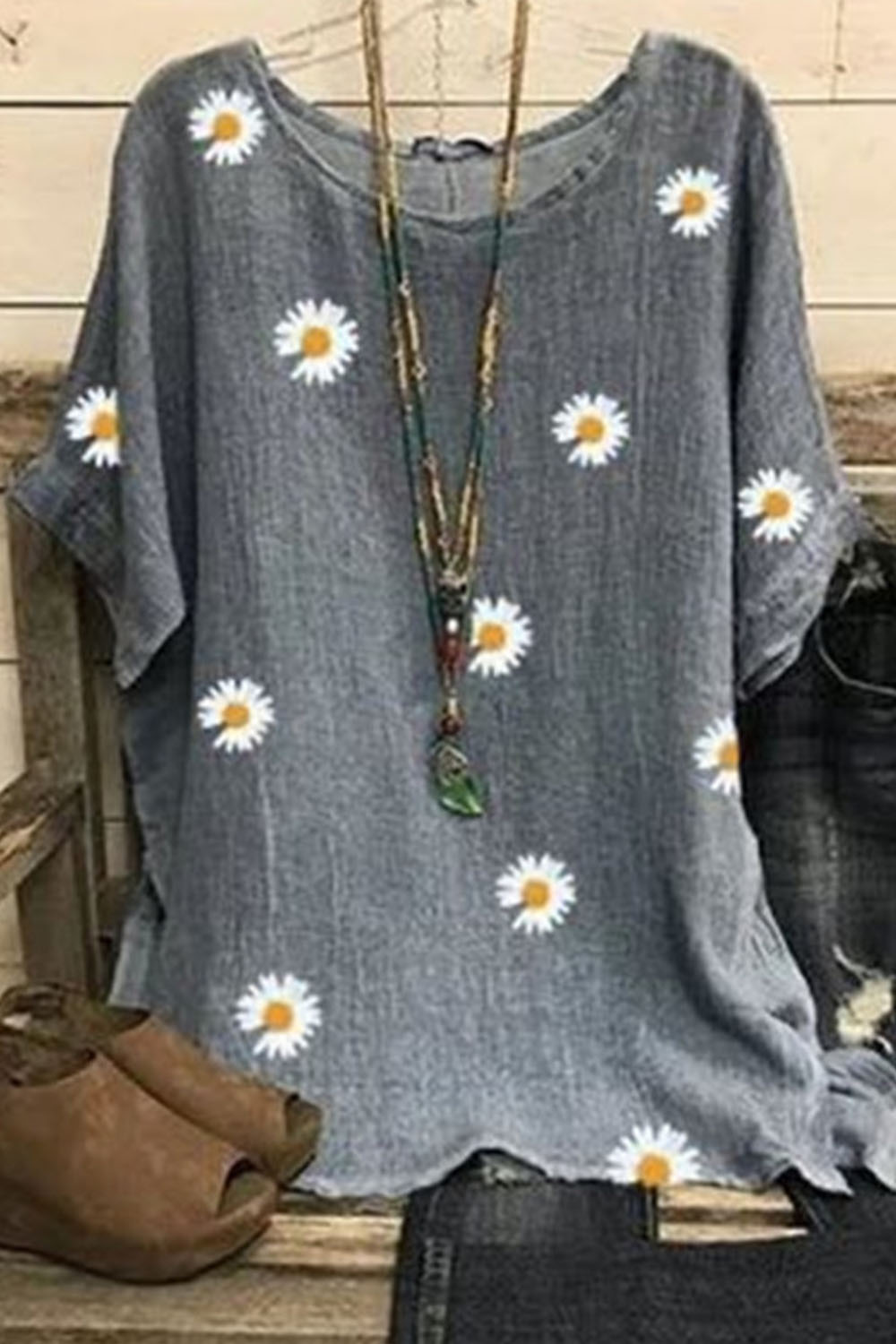 Plus Size Everyday Green Daisy Print Round Neck T-Shirt 2024 - Flycurvy 