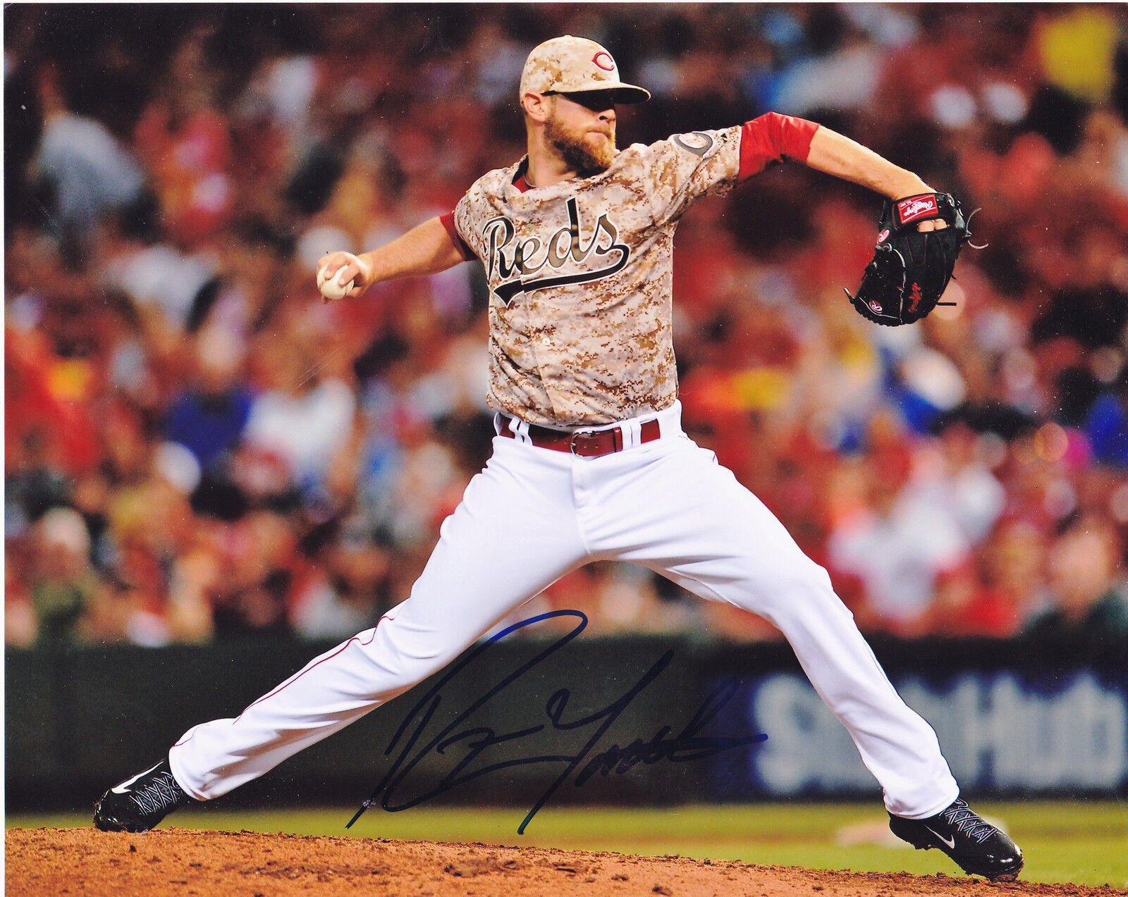 RYAN MATTHEUS CINCINNATI REDS ACTION SIGNED 8x10