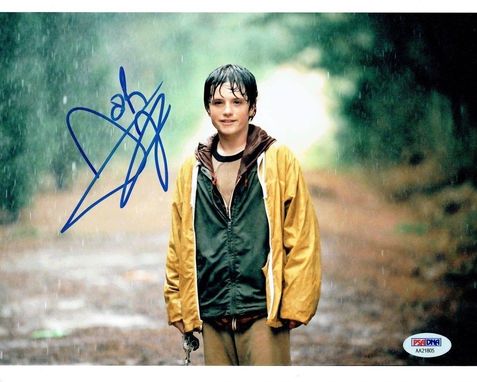 Josh Hutcherson Signed Authentic Autographed 8x10 Photo Poster painting PSA/DNA #AA21805