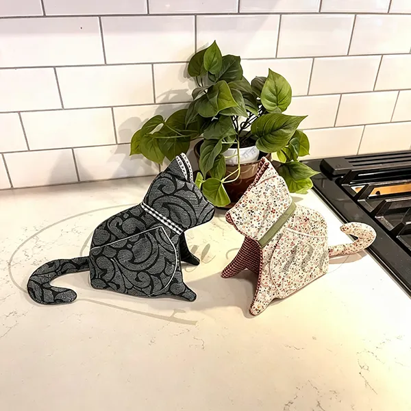 DIY Cat-Shaped Heat Resistant Mitt Sewing Template &ndash; With Step-by-Step Guide