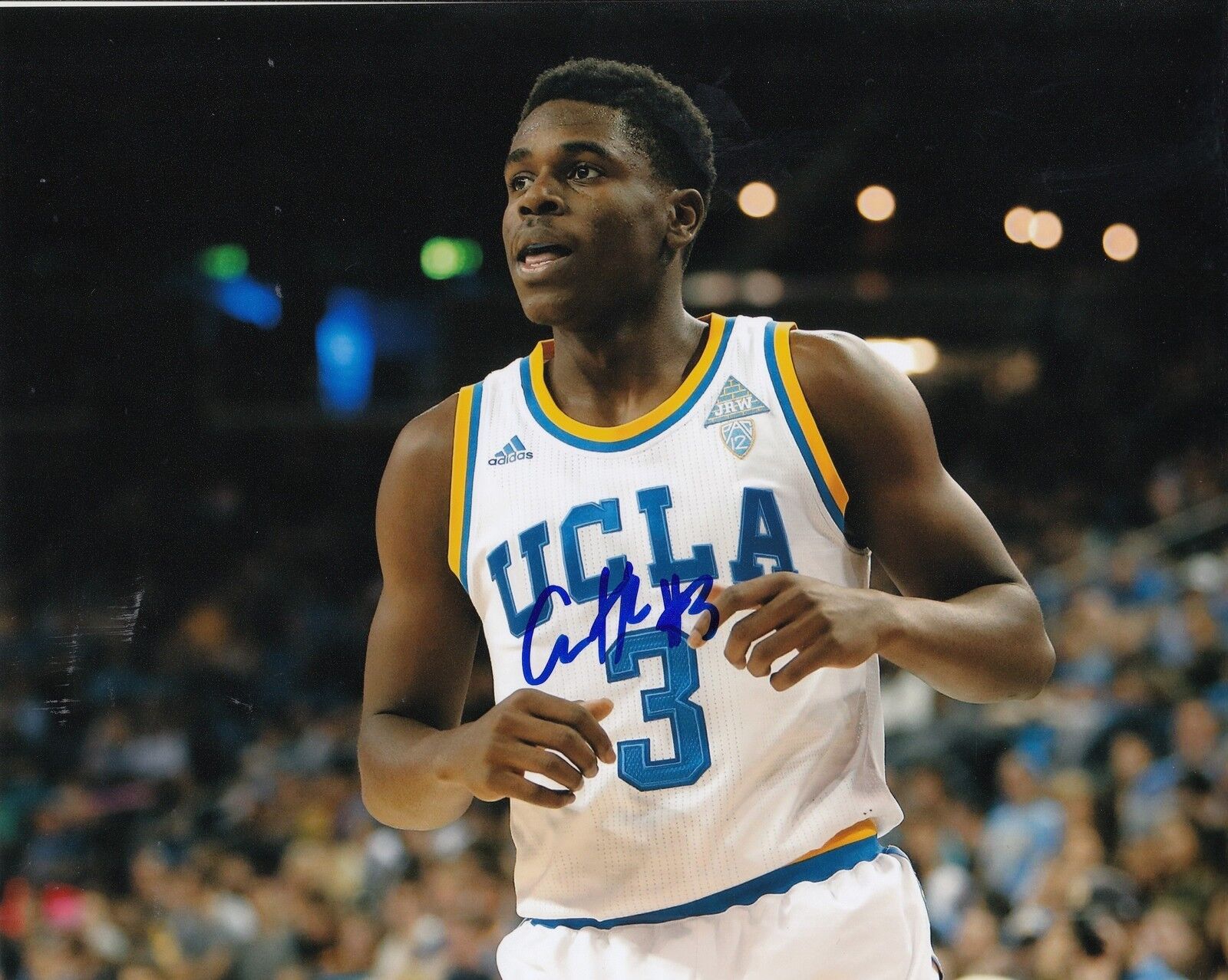 AARON HOLIDAY signed (UCLA BRUINS) basketball 8X10 Photo Poster painting *NBA DRAFT* W/COA #3