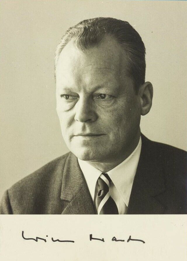 WILLY BRANDT Signed Photo Poster paintinggraph - former German Chancellor - preprint