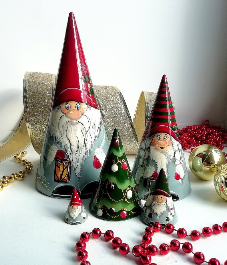 🎅Handmade Scandinavian Christmas Gnome Wooden Nesting Dolls (5 pcs)