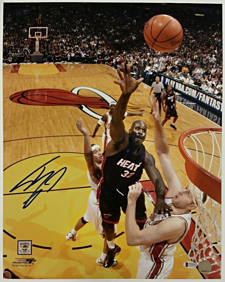 SHAQUILLE O'NEAL SHAQ Signed 16x20 Photo Poster painting MIAMI HEAT Auto HOF w/ Beckett BAS COA