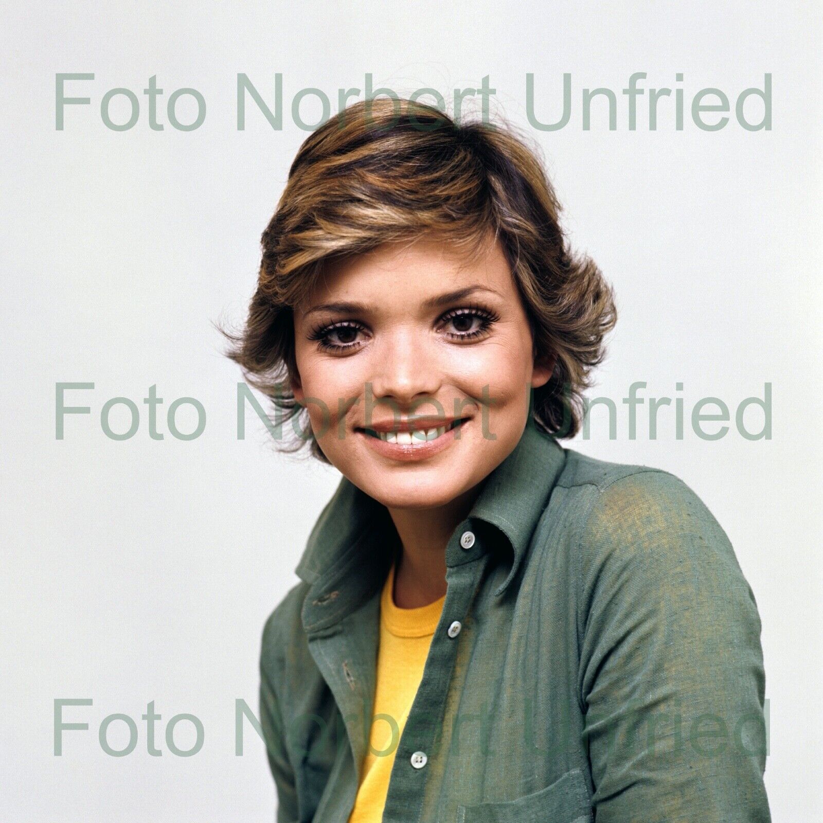 Uschi Glas Photo Poster painting 13 X 13 CM (Picture 582