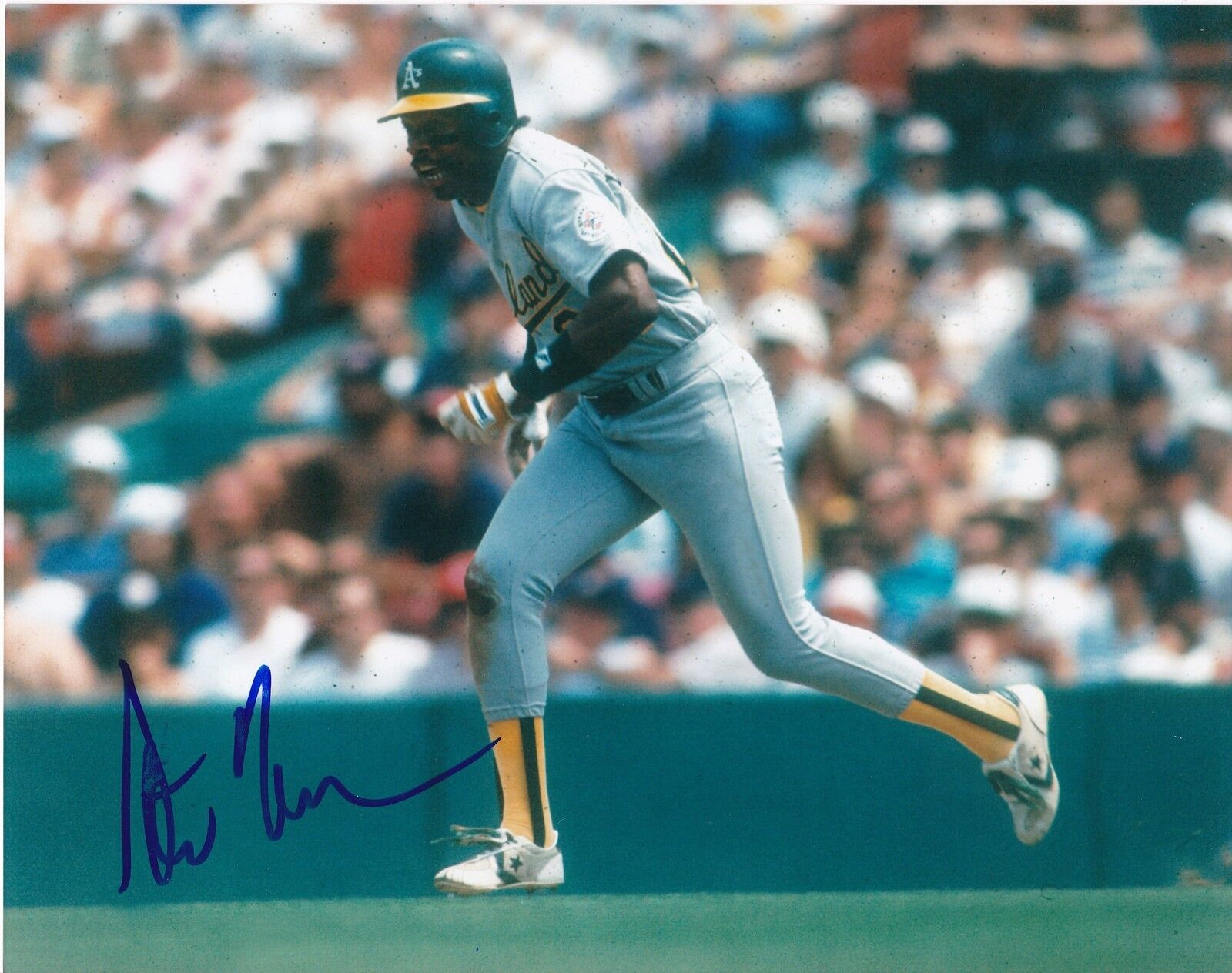 STEVE HENDERSON OAKLAND A'S ACTION SIGNED 8x10