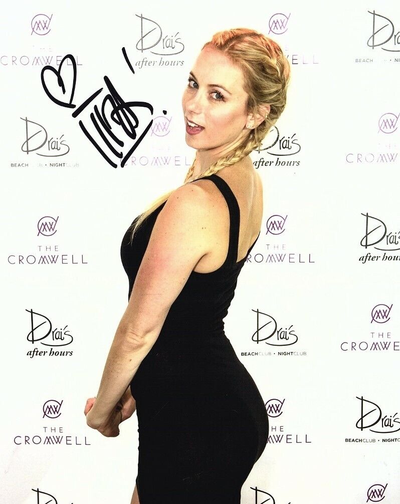 Iliza Shlesinger Signed - Autographed Comedian - Actress 8x10 inch Photo Poster painting