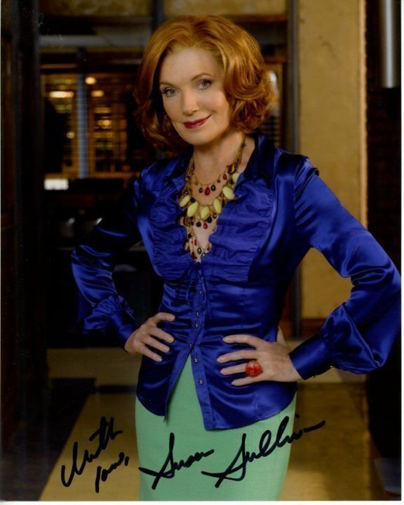 Susan sullivan signed autographed castle martha rodgers Photo Poster painting