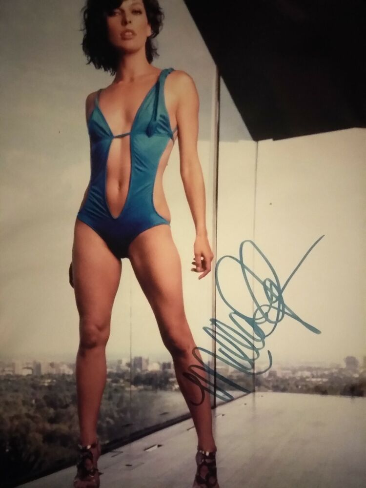 Milla Jovovich signed 8x10