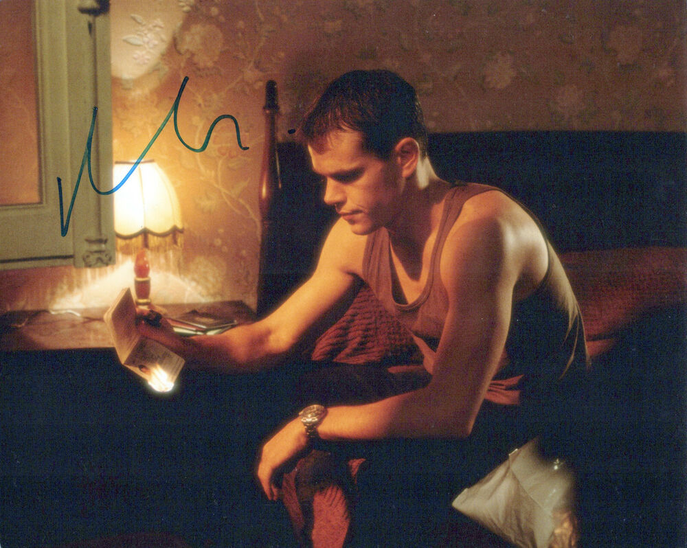 Matt Damon The Bourne Identity autographed Photo Poster painting signed 8x10 #5 Bourne