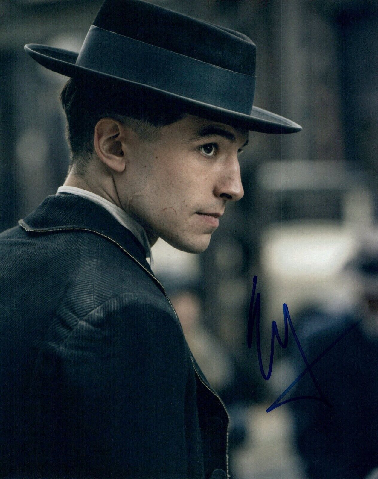 Ezra Miller Signed Autographed 8x10 Photo Poster painting FANTASTIC BEASTS Credence Barebone COA