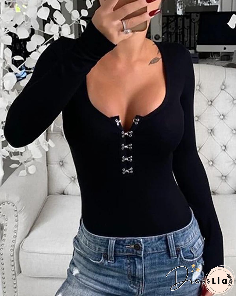 U-neck Solid Bottoned Design Backless Blouse