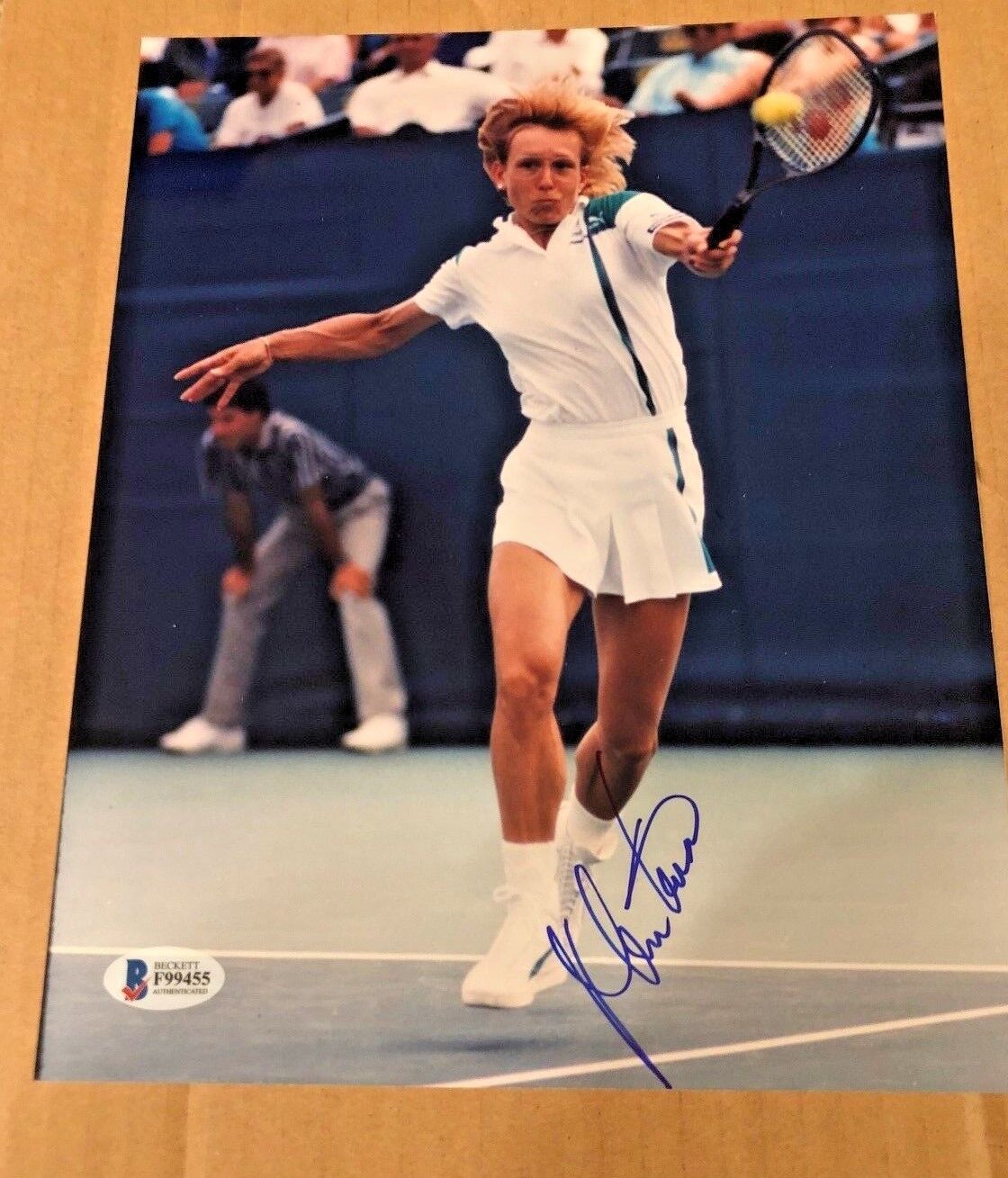 MARTINA NAVRATILOVA SIGNED 8X10 TENNIS Photo Poster painting BECKETT CERTIFIED