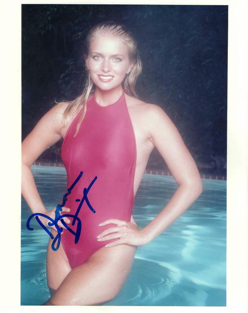 DONNA DIXON SIGNED AUTOGRAPH 8X10 Photo Poster painting - SEXY SWIMSUIT MODEL, BOSOM BUDDIES