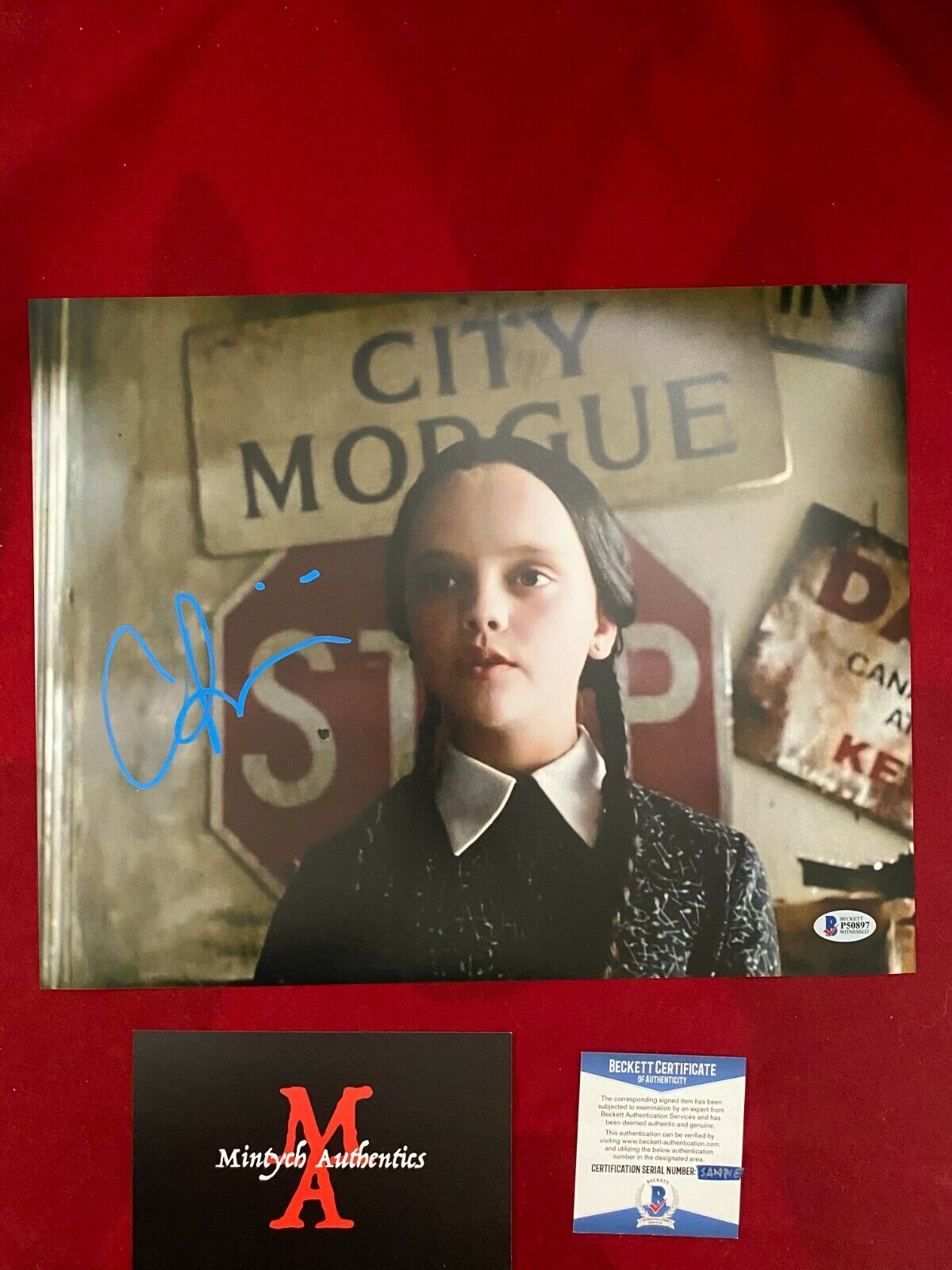 CHRISTINA RICCI AUTOGRAPHED SIGNED 11x14 Photo Poster painting! THE ADDAMS FAMILY! BECKETT!