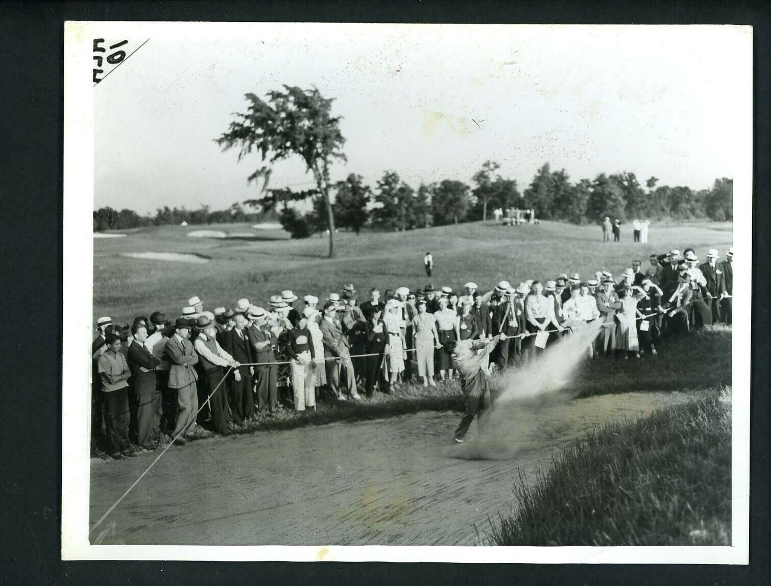 Jimmy Thompson sand trap 1937 US Open Oakland Hills Country Club Press Photo Poster painting