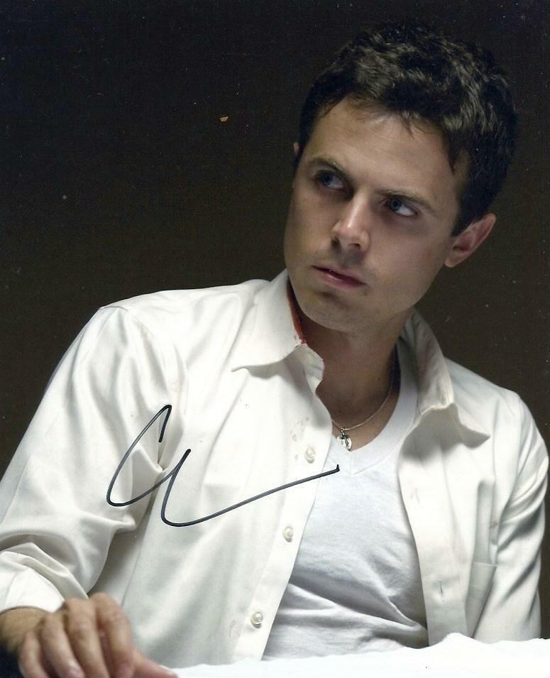 Casey Affleck ACTOR autograph, In-Person signed Photo Poster painting