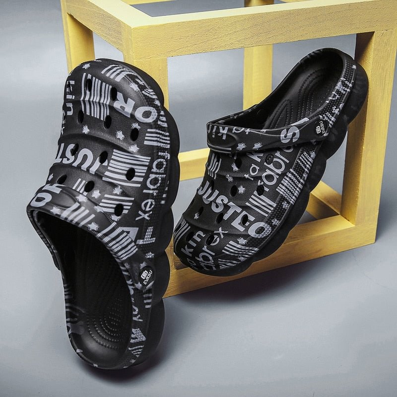 Men Clogs Sandals Summer Outdoor Slippers Cholas Beach Aqua Shoes Men Slip On FlipFlops Garden Sandals Casual Shoes Water Shoes