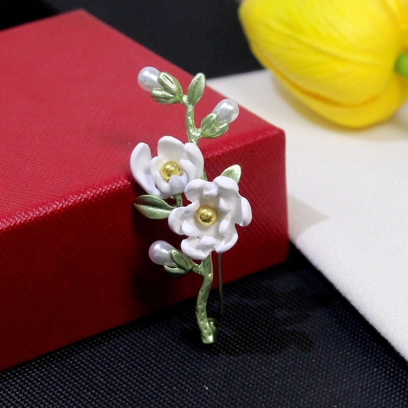 Elegant Glam Pin Geometric Alloy Plating Inlay Artificial Pearls Rhinestones Shell Women’s Brooches