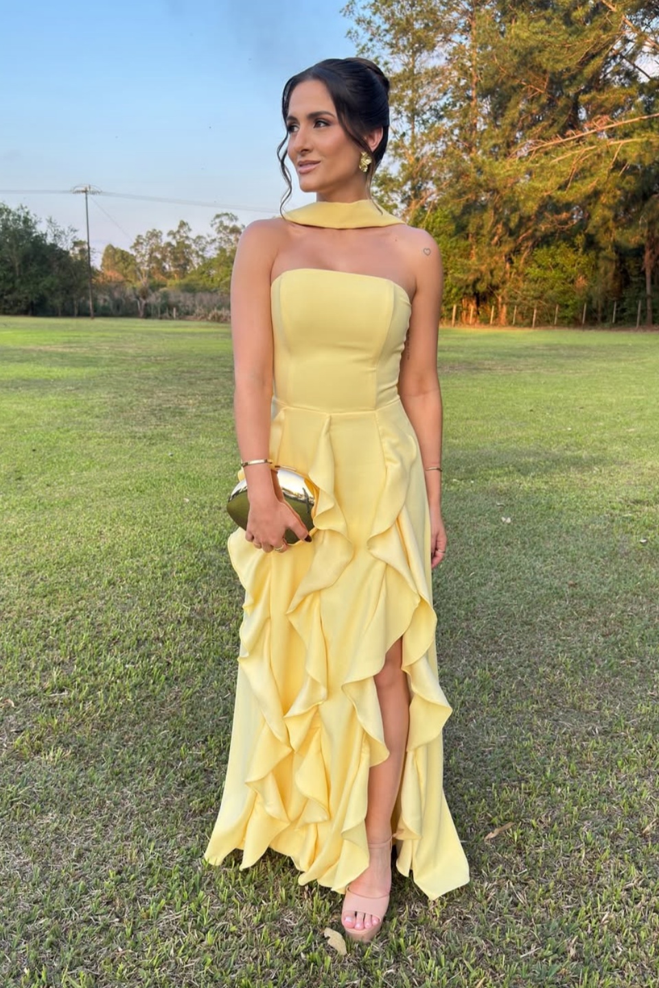 Daffodil Satin Strapless Sleeveless Long A-Line Pleated Prom Dress With Ruffles And Split | YQ0034 Wellcucu
