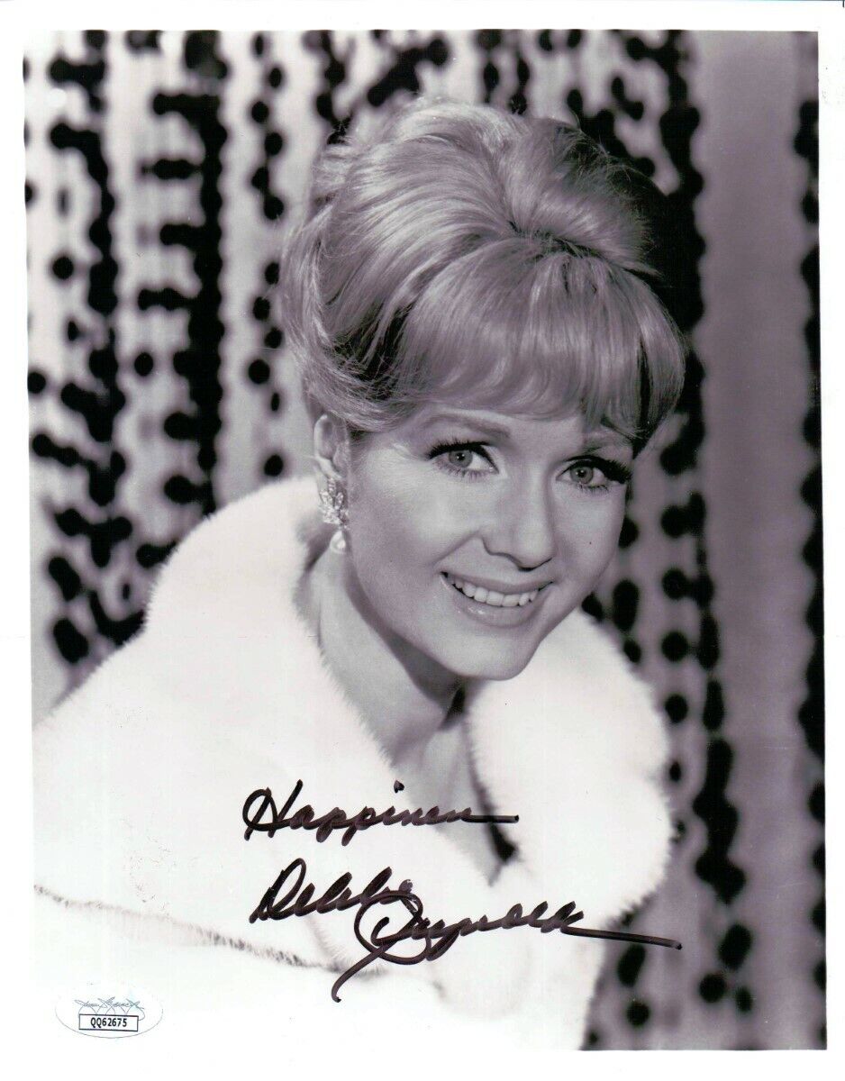 Debbie Reynolds 签名亲笔签名 8x10 照片复古性感皮草外套 JSA qq62675