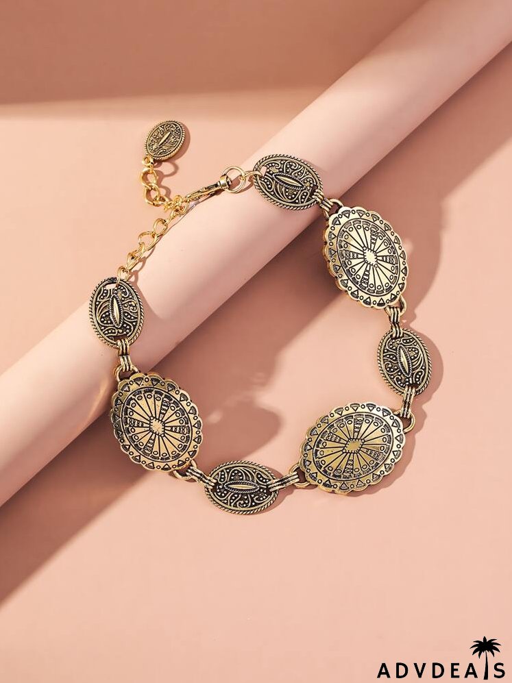 Geometric Detail Oval Decor Necklace