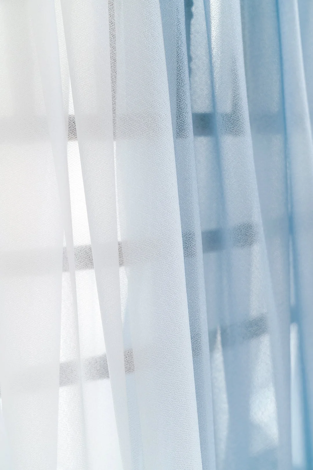 Head Table Flower Garland in English Pastel