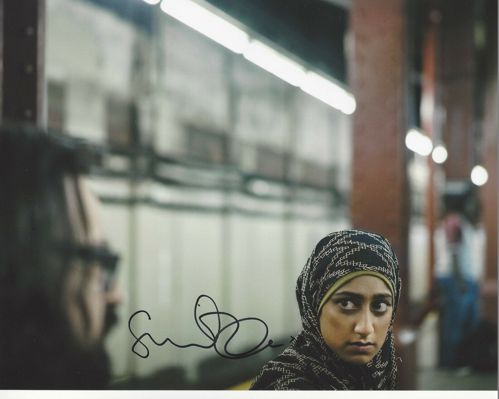 ACTRESS SUNITA MANI SIGNED 'MR. ROBOT' 8x10 Photo Poster painting A w/COA GLOW DREAM CORP LLC