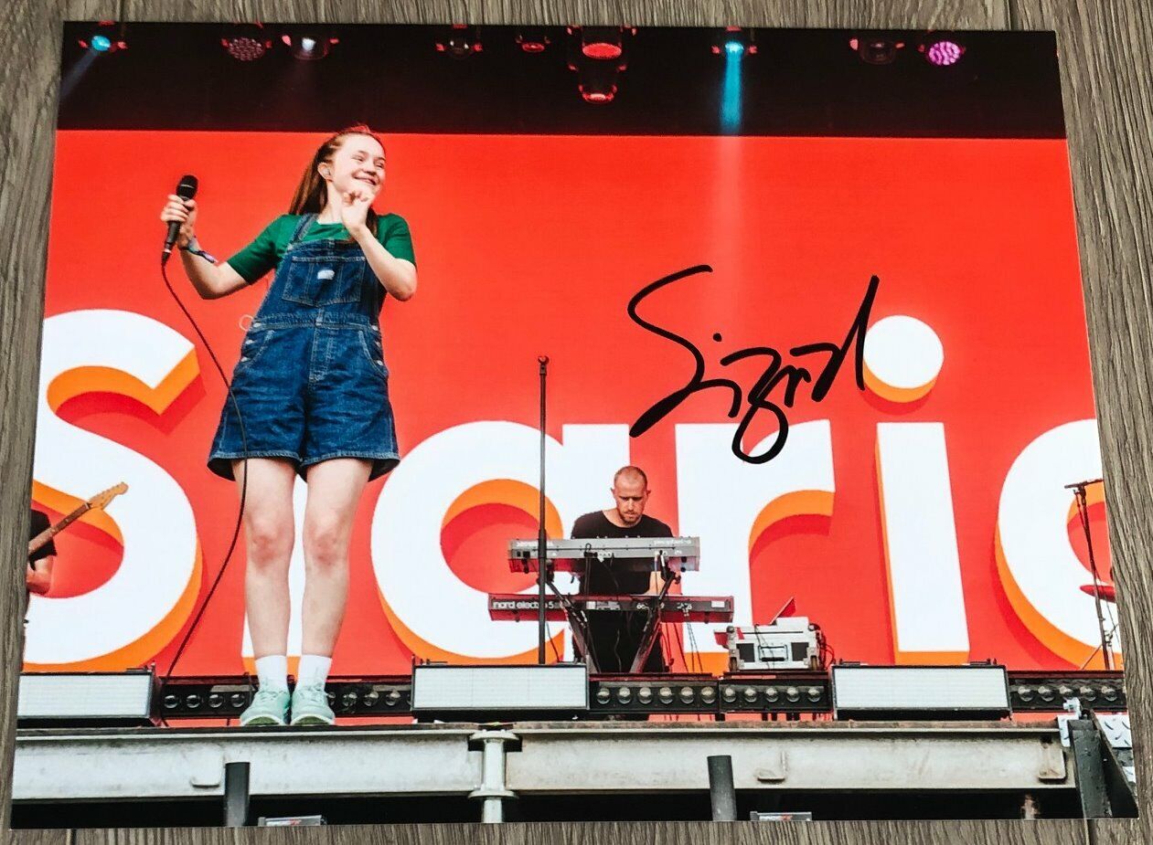 SIGRID RAABE SIGNED AUTOGRAPH SUCKER PUNCH CONCERT 8x10 Photo Poster painting D w/PROOF