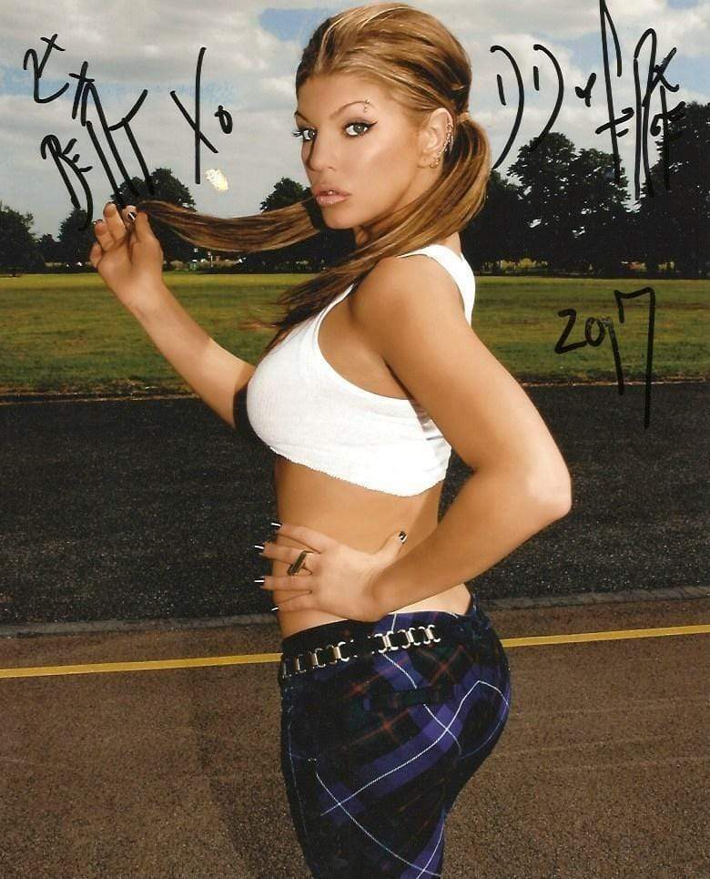 Fergie Duhamel ACTRESS and SINGER autograph, In-Person signed Photo Poster paintinggraph