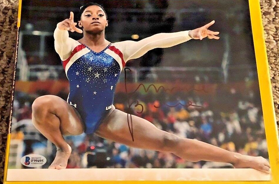 SIMONE BILES SIGNED 2016 OLYMPIC 8X10 Photo Poster painting BECKETT CERTIFIED #2